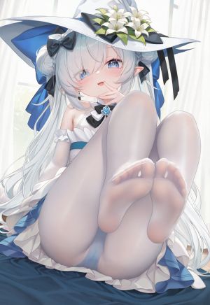 原创,polecat,single,长发,長身像,视线正对,前发,张嘴,碧眼,笑顔,坐姿,露肩,白发,尖耳,双团子头,少女,下着,胖次,裤袜