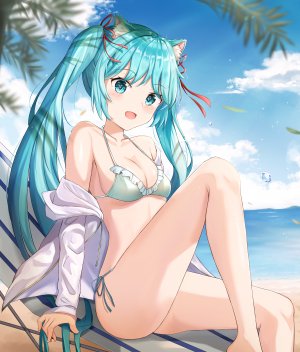 zeroillya,初音ミク,VOCALOID,兽耳,前发,海滩,水着,猫耳,cleavage,開いた口,缎带,坐姿,天空,笑顔,single,泳装,双马尾