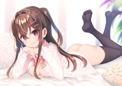 comiket_105,原创,タケイオーキ,黑丝,脸红,bottomless,breasts,茶发,衬衫,发饰,长发,长袖,视线正对,横臥,nipples,No-Bra,紫色眼,笑顔,single,丝袜,超长发