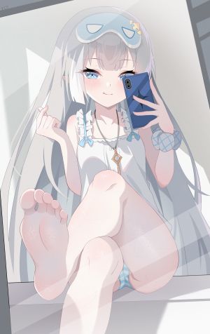 星塔旅人,ccczr,呆毛,碧眼,脸红,breasts,连衣裙,灰发,holding,Key社,长发,视线正对,仮面,项链,胖次,尖耳,坐姿,single,下着,超长发,白背景